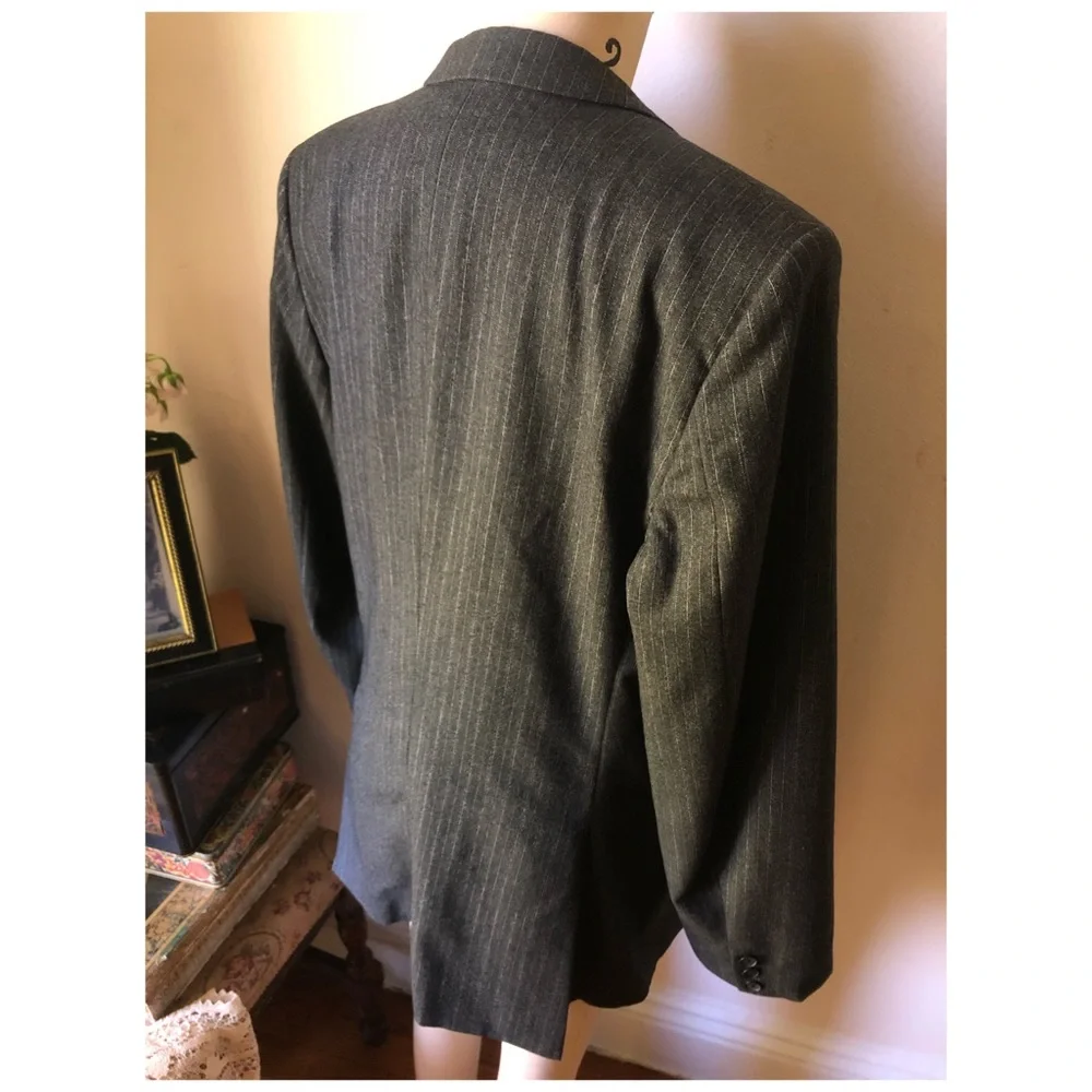Yves Saint Laurent Vintage Grey pure wool pinstripe blazer and vest - Picture 9 of 15
